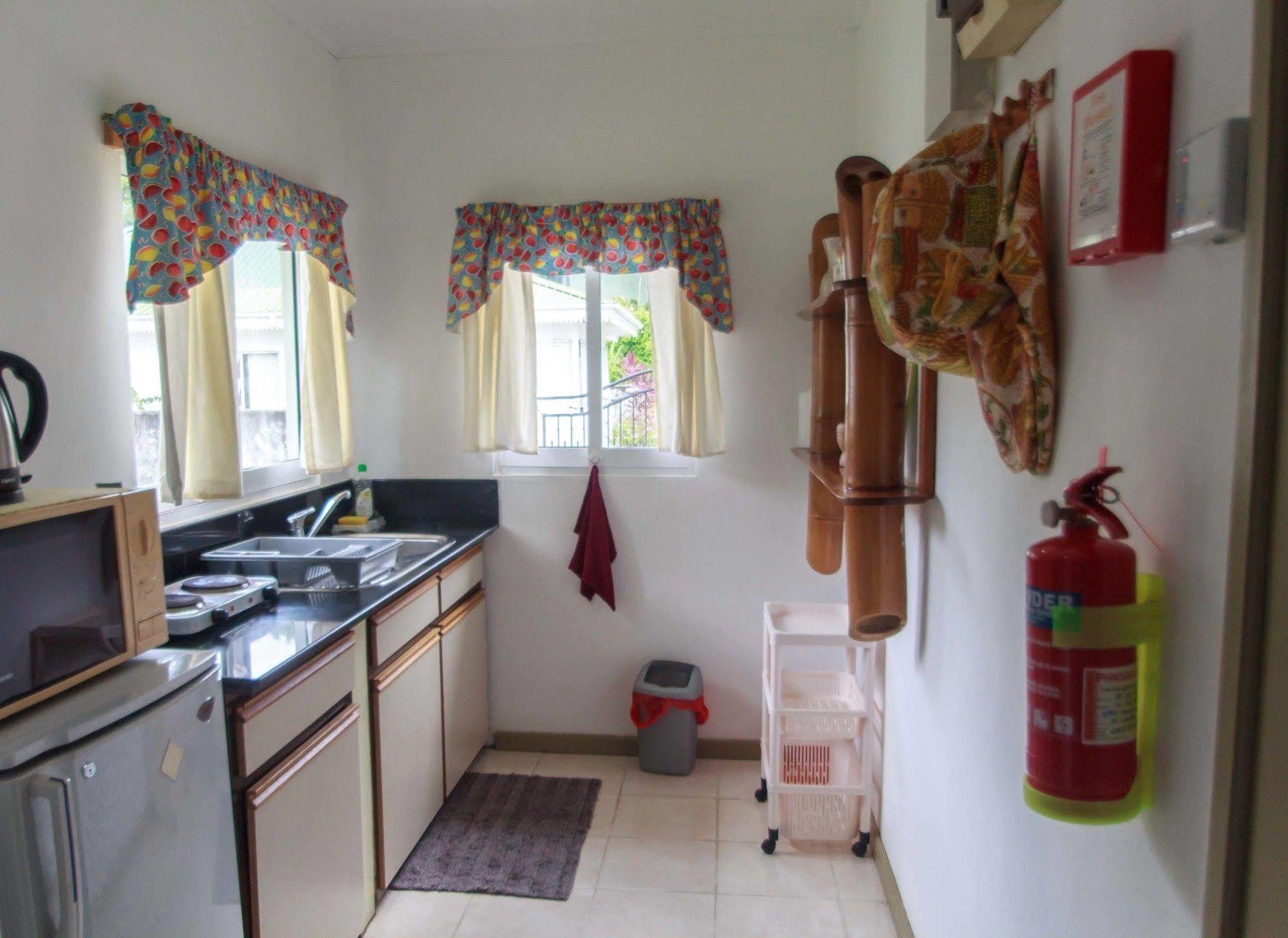 Coco Blanche Apartment Anse Royale Ngoại thất bức ảnh