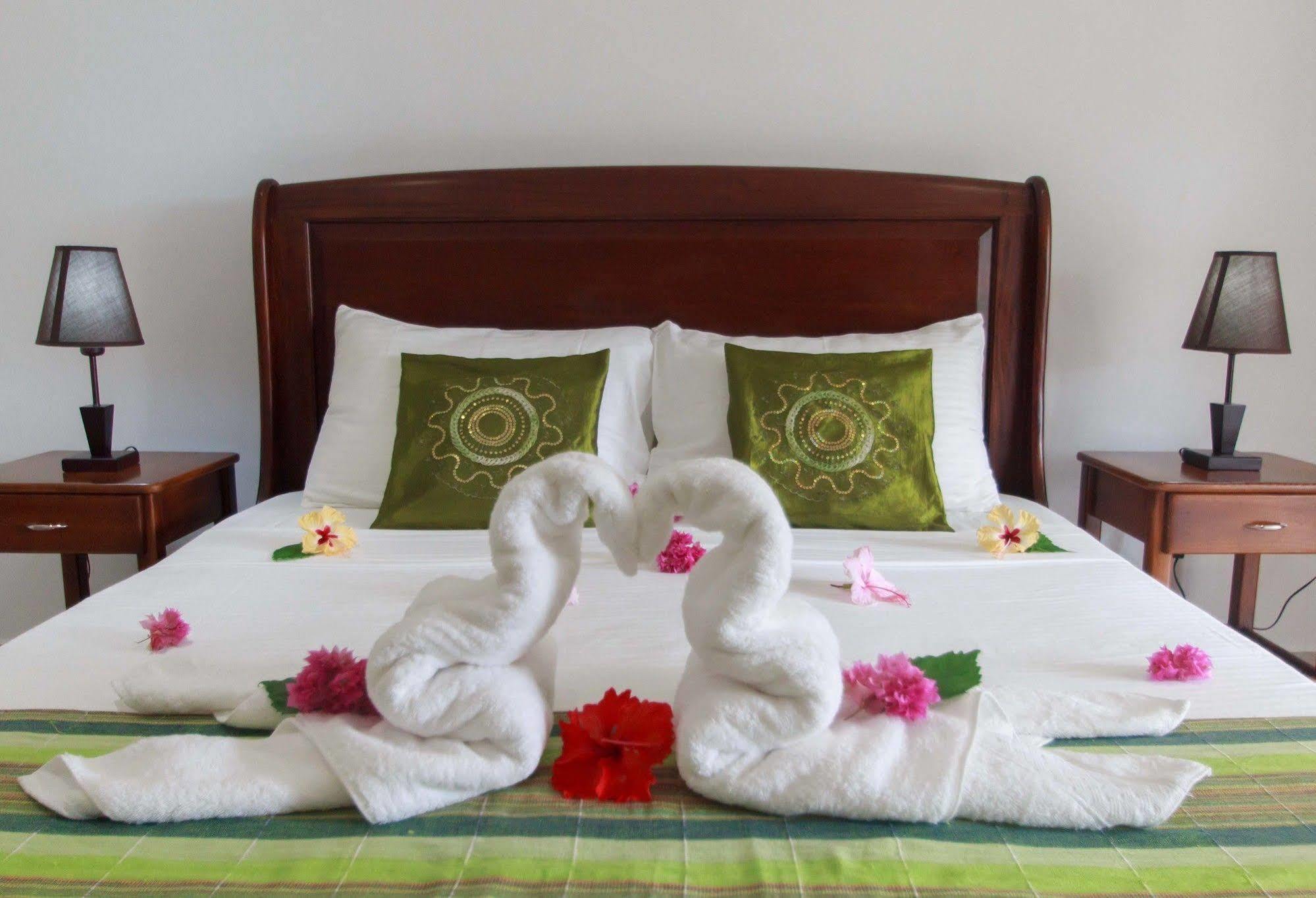 Coco Blanche Apartment Anse Royale Ngoại thất bức ảnh