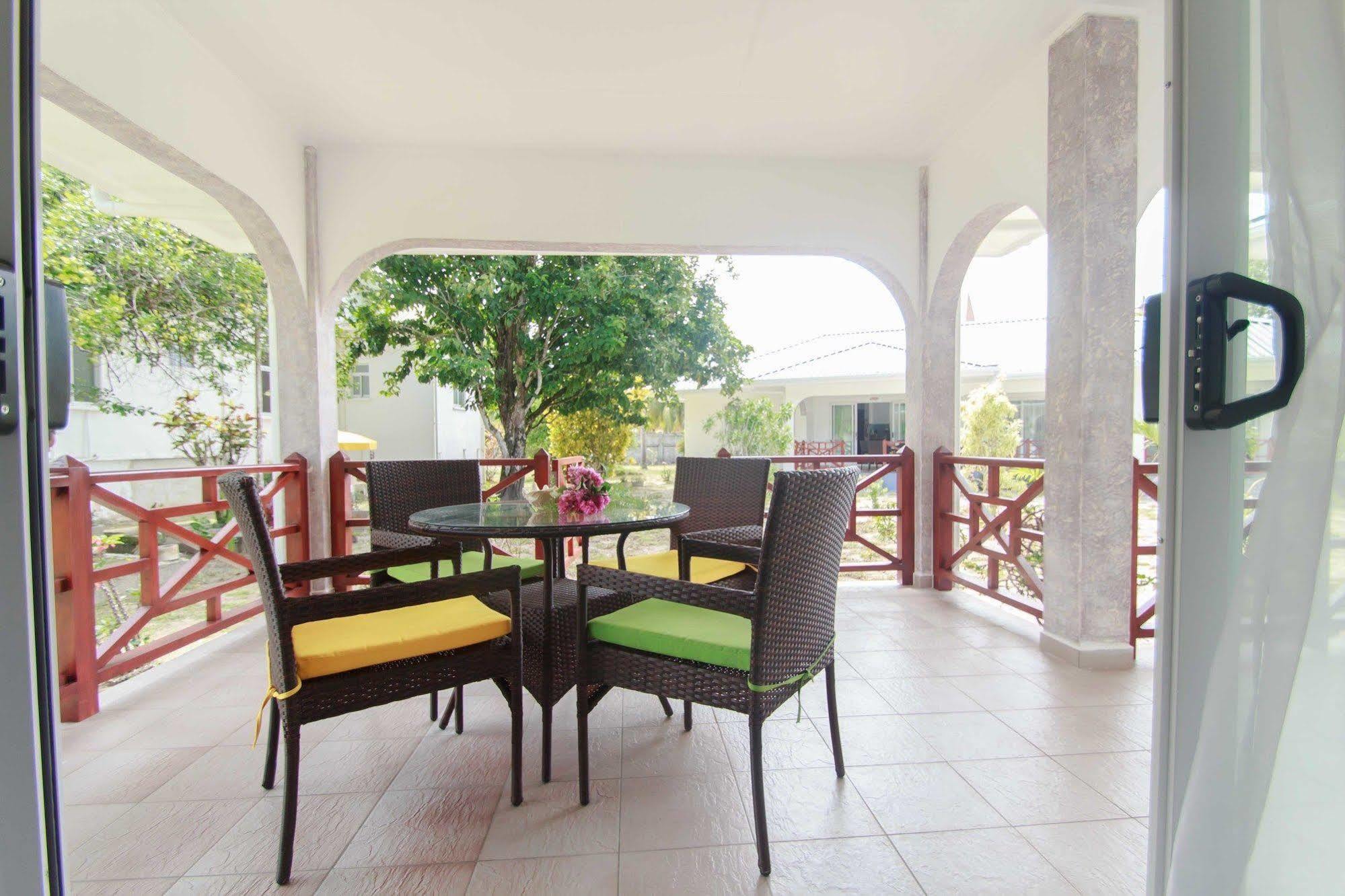 Coco Blanche Apartment Anse Royale Ngoại thất bức ảnh